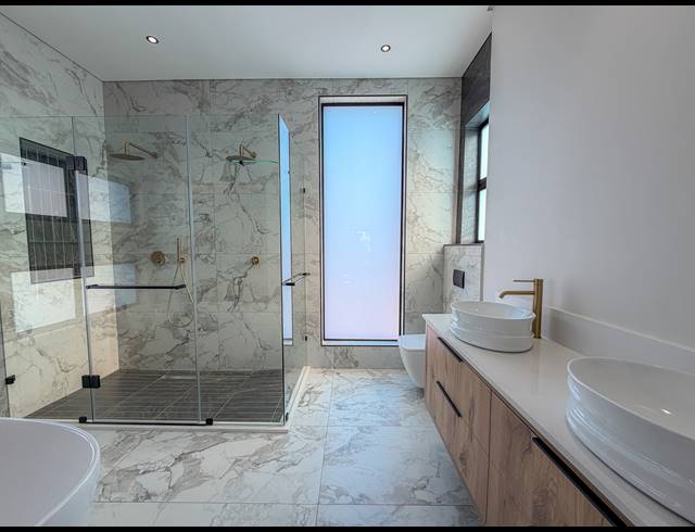 4 BEDROOM FREEHOLD FOR SALE IN FOUNTAINBROOK ESTATE